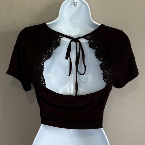 3/25$ Shein Cropped Short Sleeve Tee With Open Back Tie Black Womens Medium - Picture 2 of 6